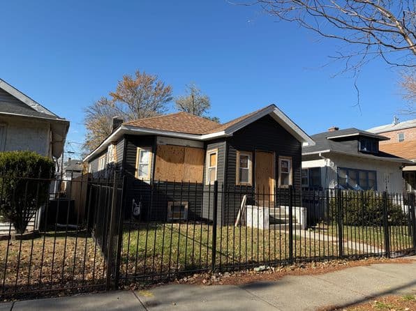 7618 S Yates Blvd, Chicago, IL 60649