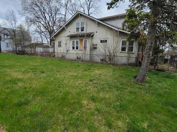 10452 S State St, Chicago, IL 60628