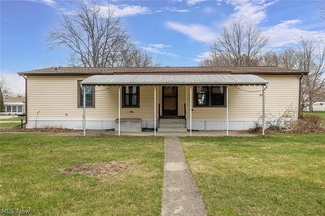 46 Sycamore Dr, Olmsted Falls, OH 44138
