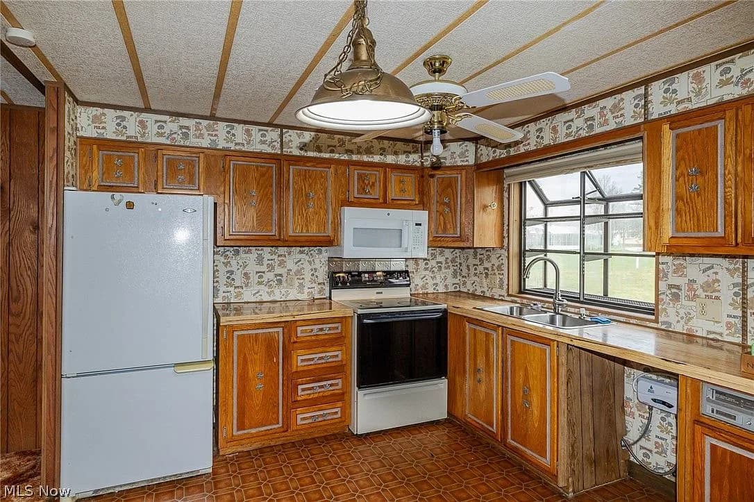 46 Sycamore Dr, Olmsted Falls, OH 44138 — photo 13