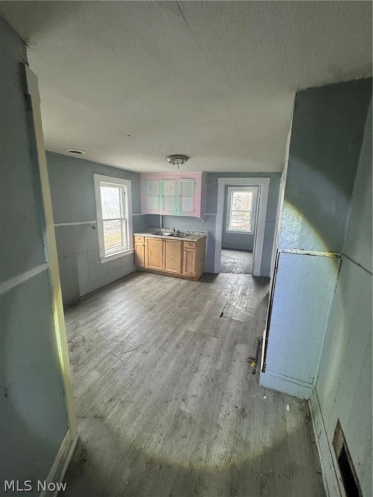 3008 Roanoke Ave, Cleveland, OH 44109 — photo 3