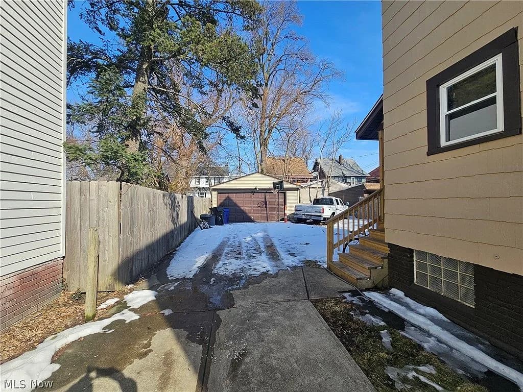 15301 Parkgrove Ave, Cleveland, OH 44110 — photo 25