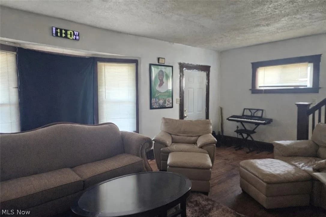 15301 Parkgrove Ave, Cleveland, OH 44110 — photo 8