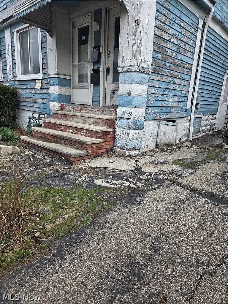 1749 Alcoy Rd, Cleveland, OH 44112 — photo 2