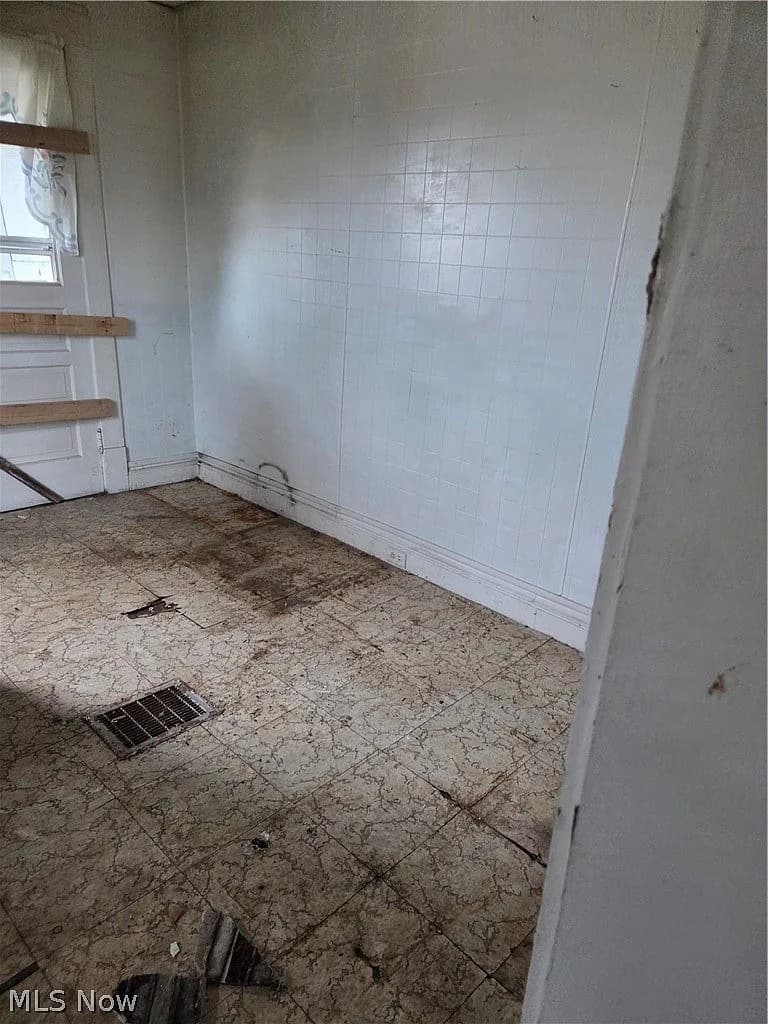 1749 Alcoy Rd, Cleveland, OH 44112 — photo 13