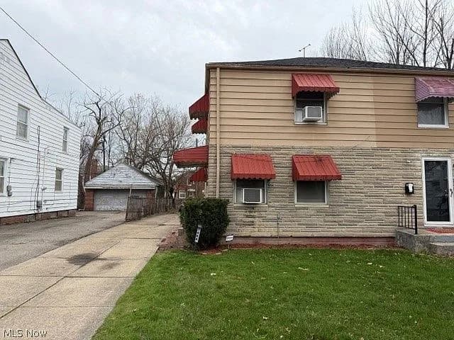 1464 E 250th St, Euclid, OH 44117