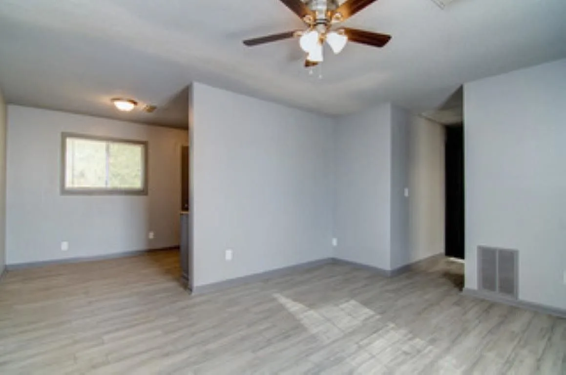 396 W Holmes Rd, Memphis, TN 38109 — photo 3