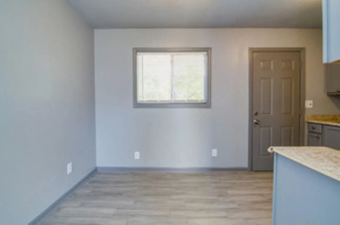 396 W Holmes Rd, Memphis, TN 38109 — photo 4