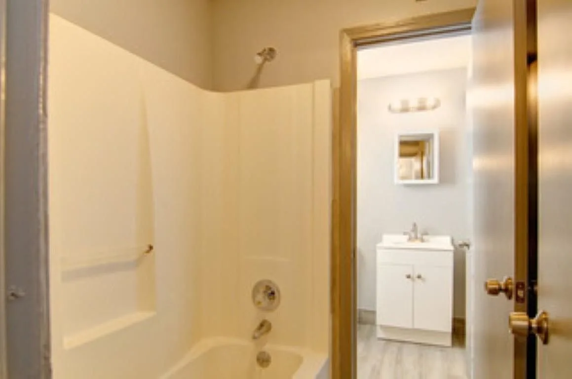 396 W Holmes Rd, Memphis, TN 38109 — photo 7