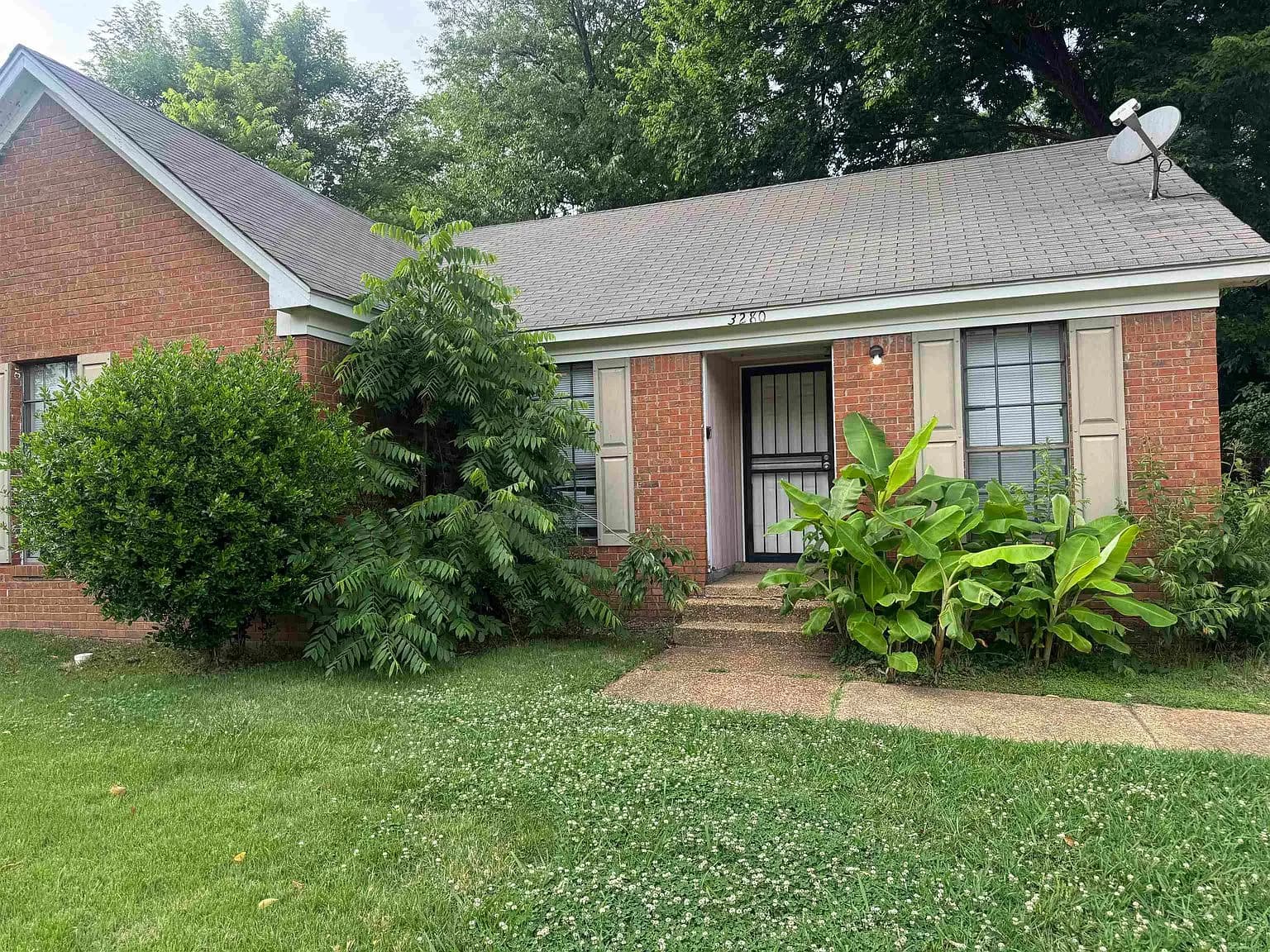 3280 Ridgemont Rd, Memphis, TN 38128