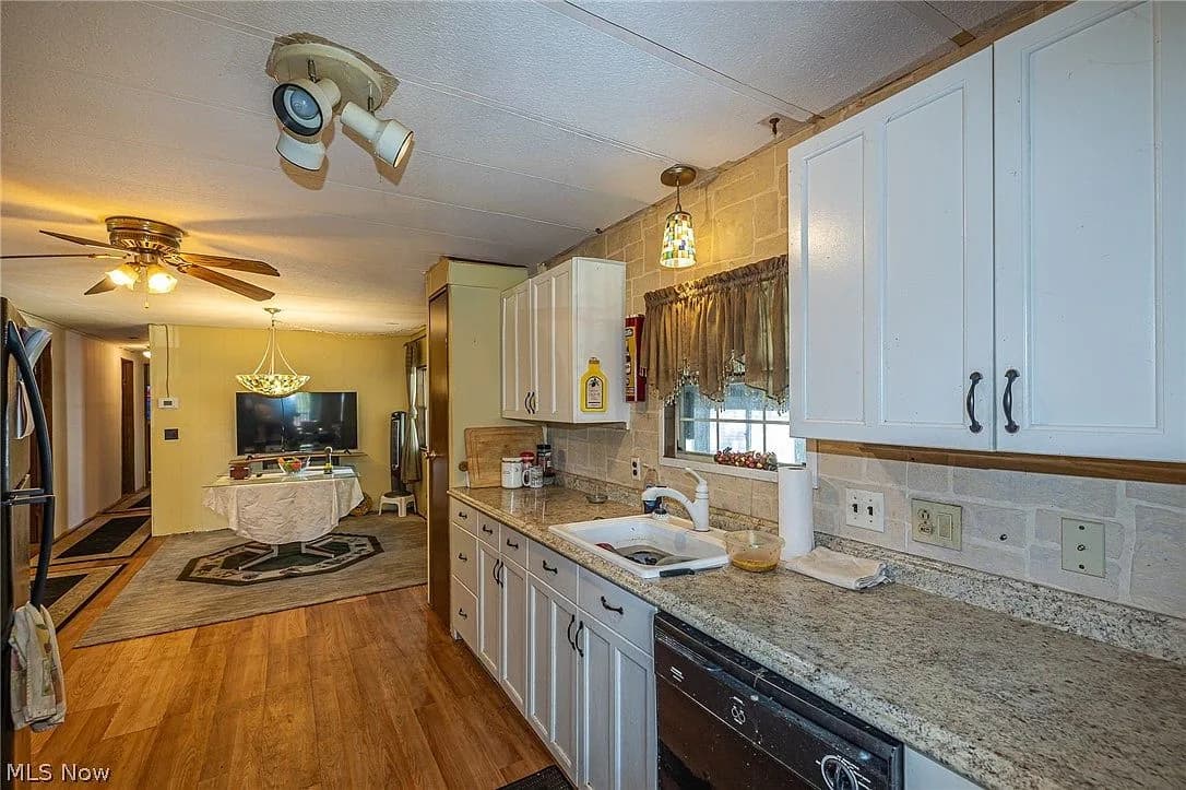 16 Grand Blvd, Olmsted Falls, OH 44138 — photo 8