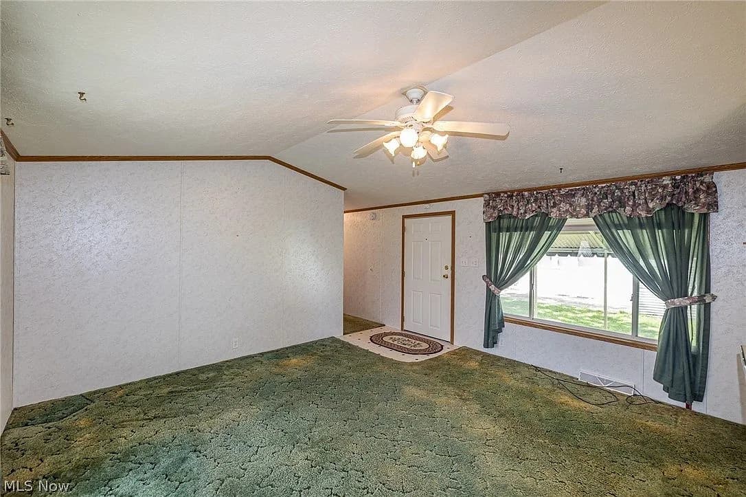 9 Overland Dr, Olmsted Falls, OH 44138 — photo 12