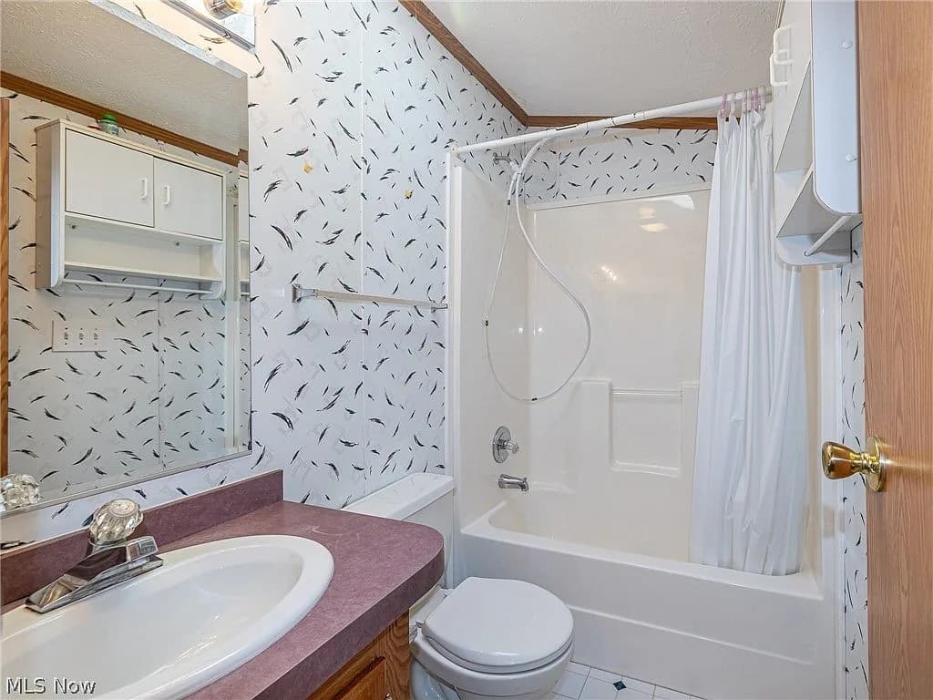 9 Overland Dr, Olmsted Falls, OH 44138 — photo 5