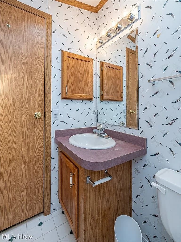 9 Overland Dr, Olmsted Falls, OH 44138 — photo 6