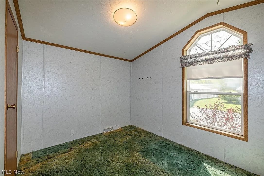 9 Overland Dr, Olmsted Falls, OH 44138 — photo 7